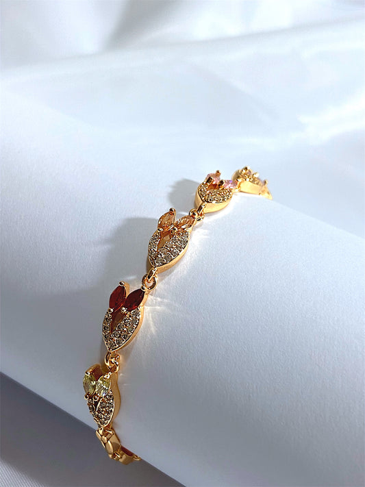 Luxury Leaf Bracelet – A Sparkling Touch of Nature