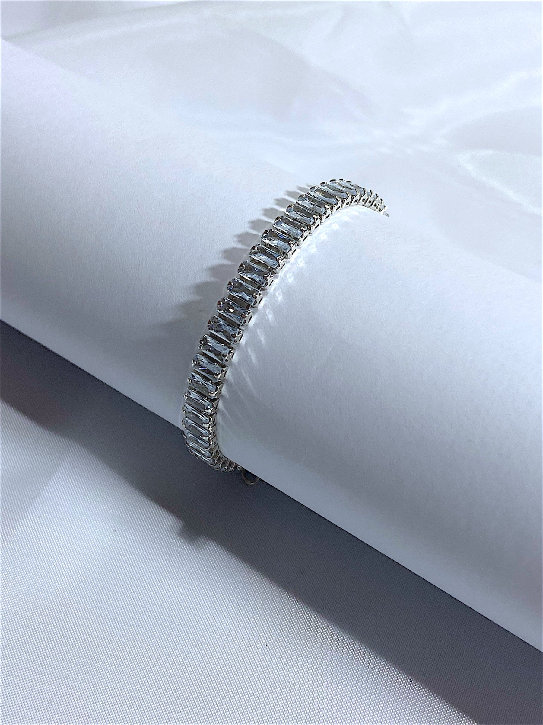 Sparkling Silver Tennis Bracelet – Timeless Elegance