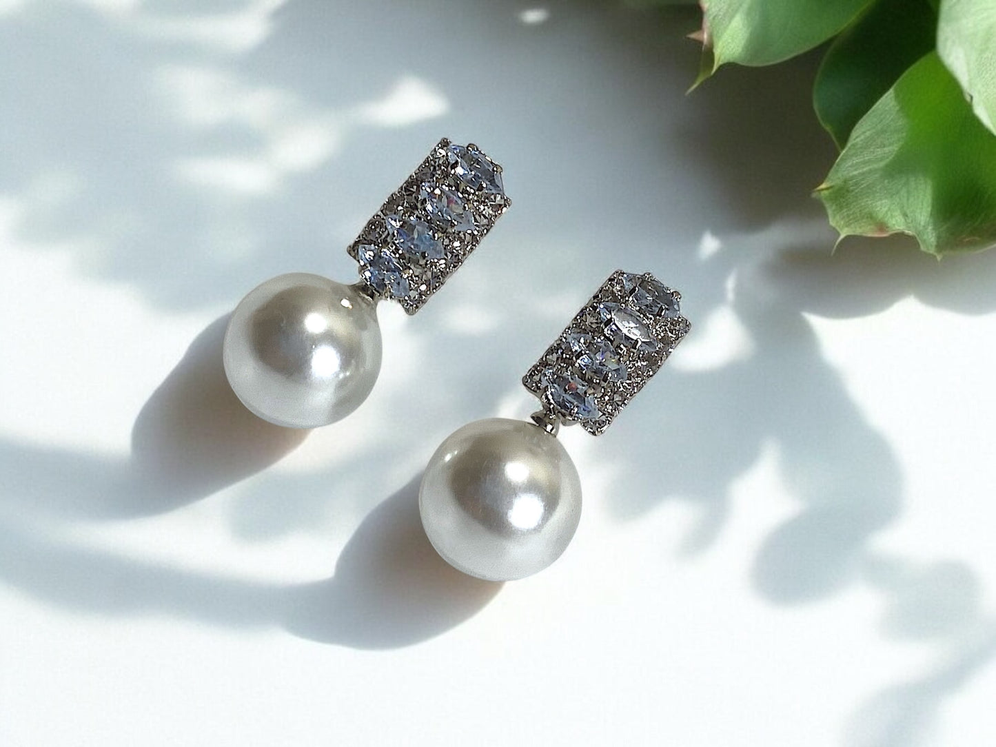Elegant Crystal & Pearl Drop Earrings – Timeless Luxury
