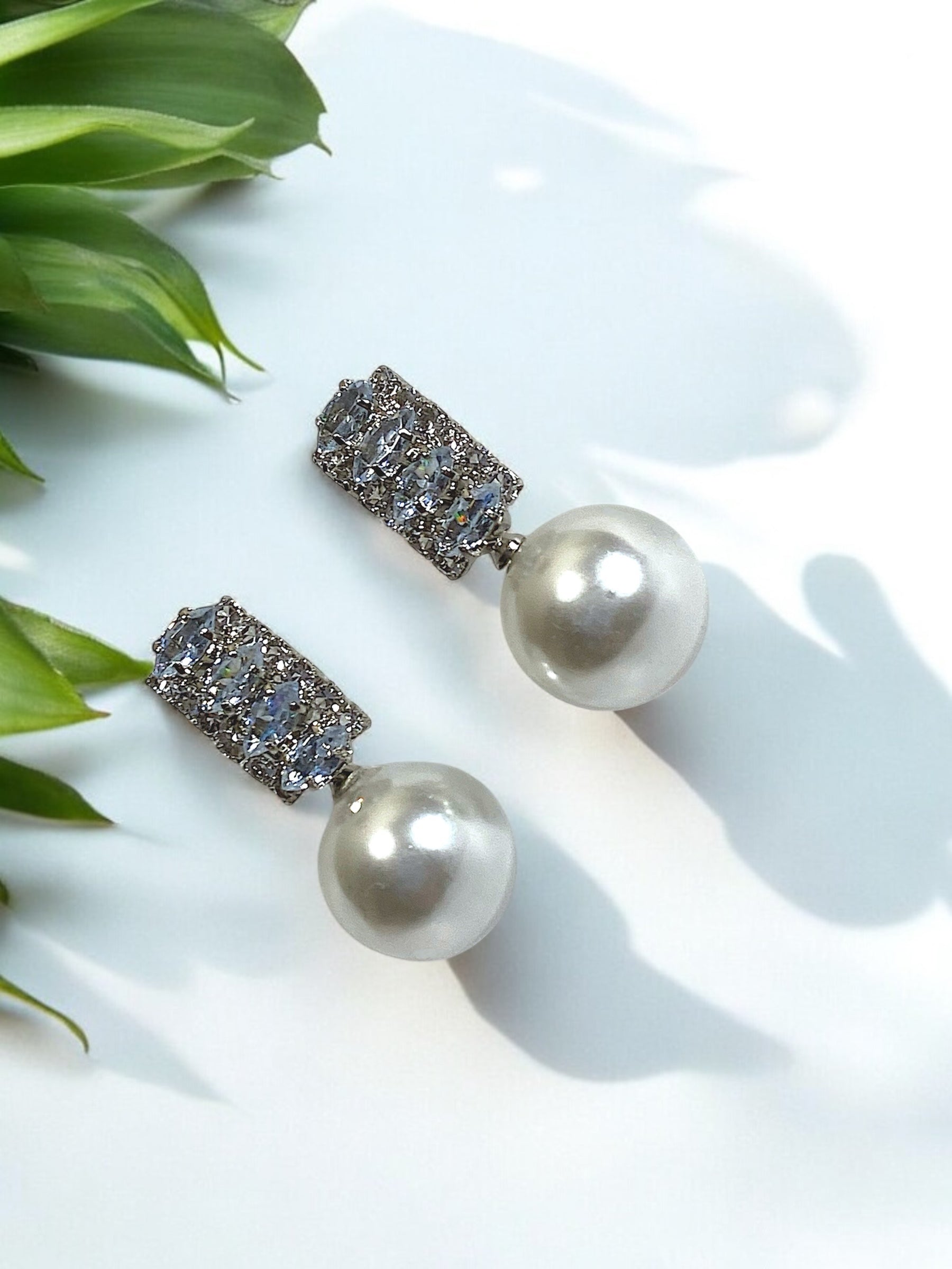 Elegant Crystal & Pearl Drop Earrings – Timeless Luxury