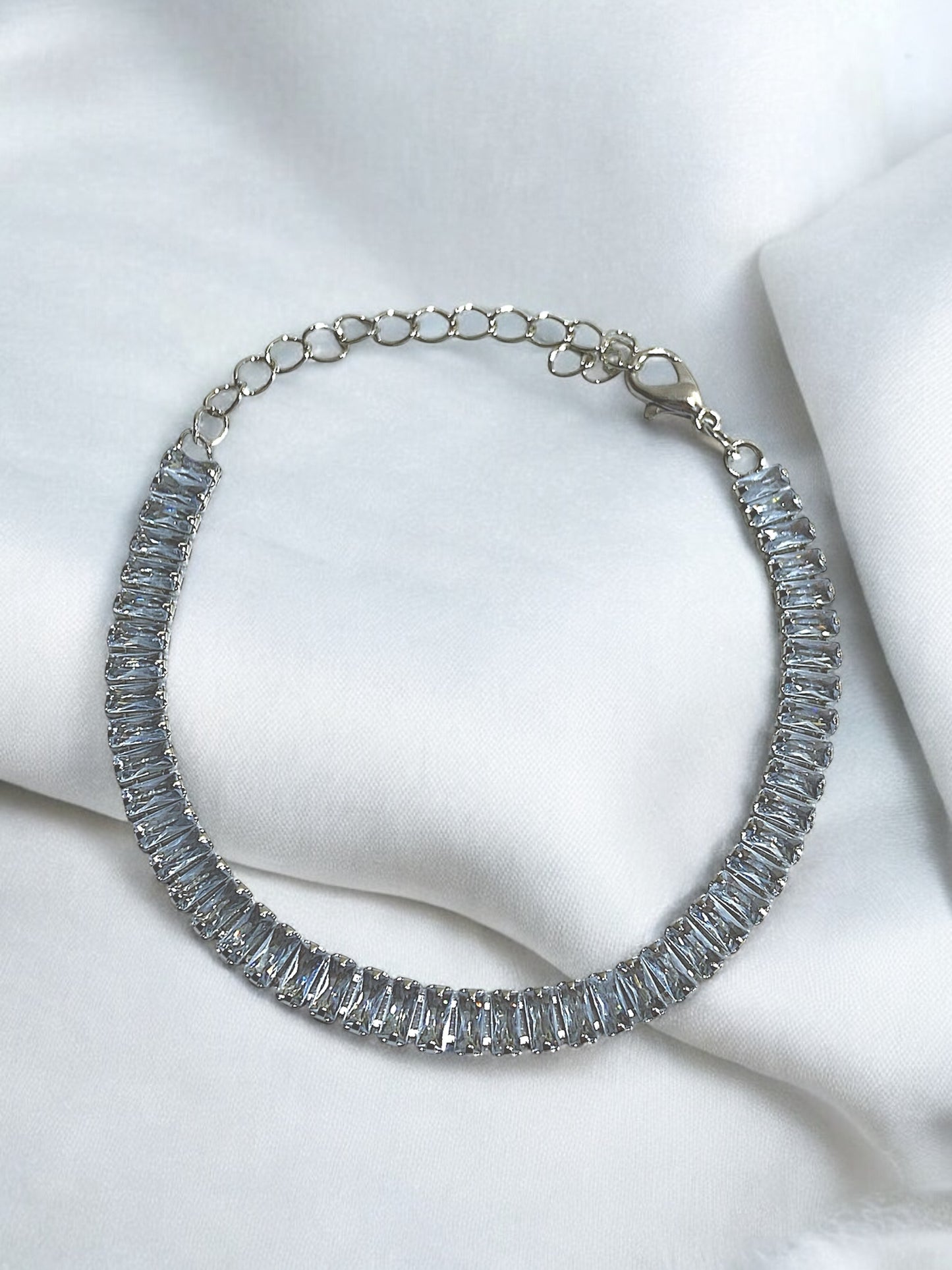 Sparkling Silver Tennis Bracelet – Timeless Elegance