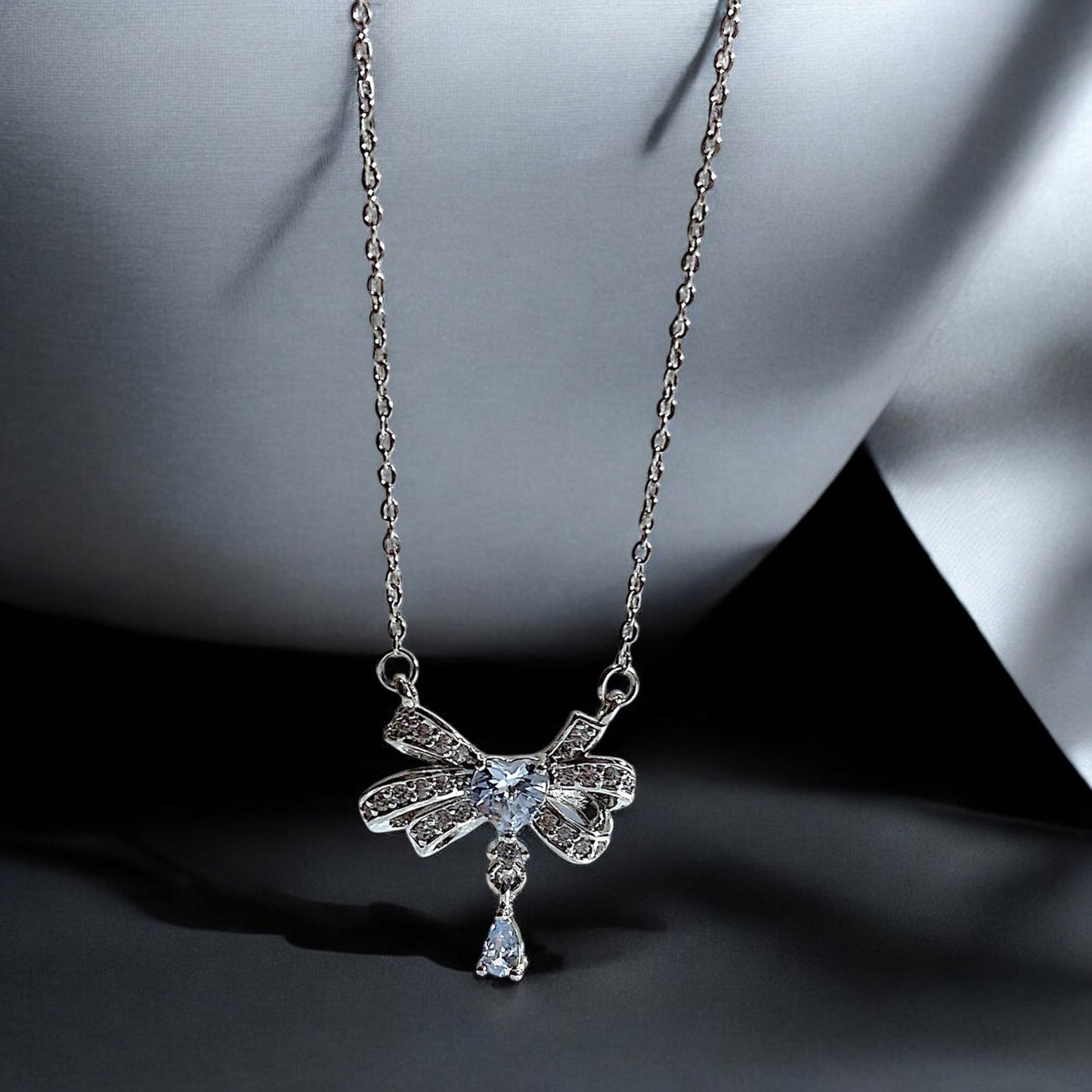 Sparkling Bow Elegance Necklace