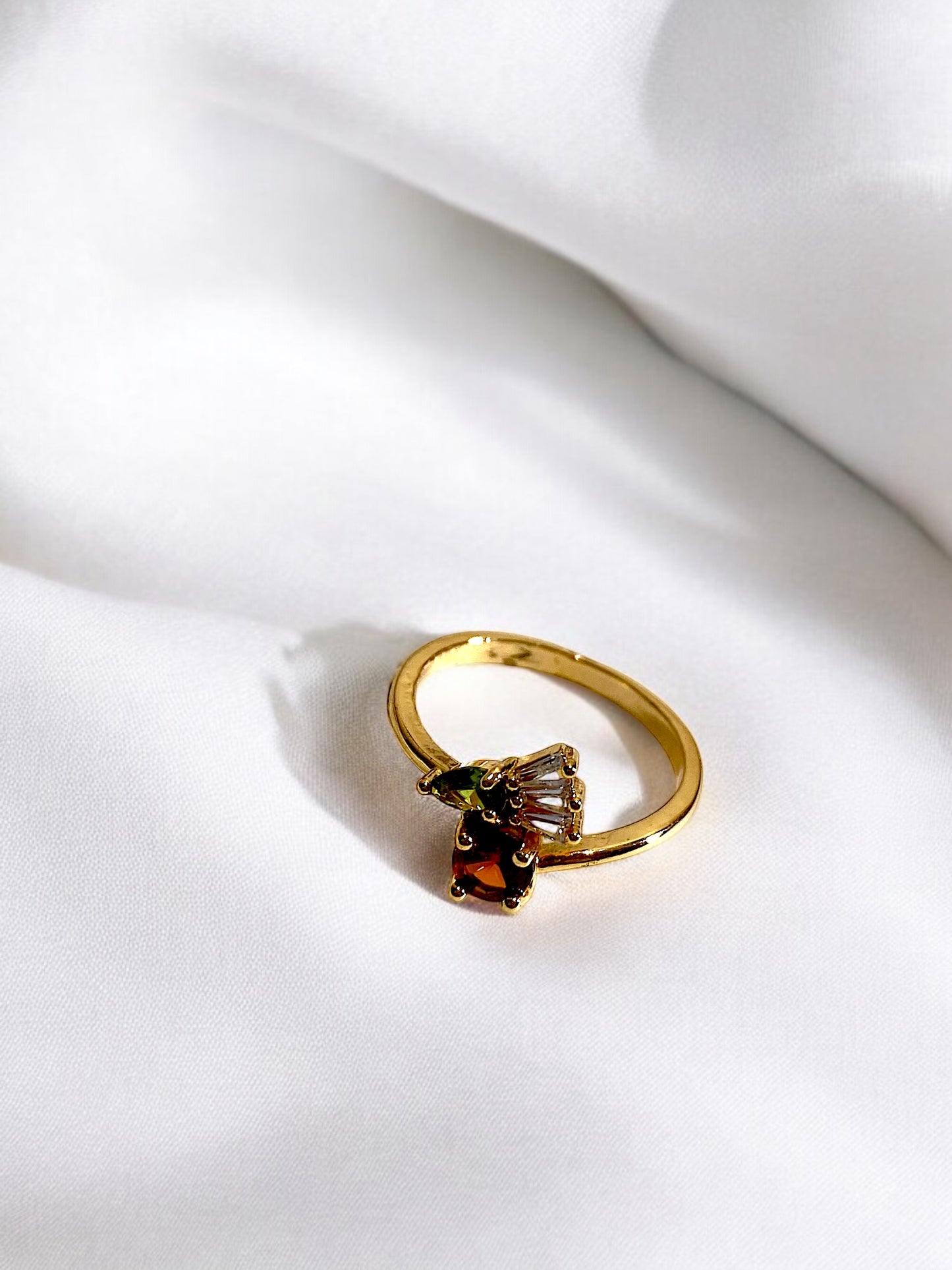 Golden Radiance Gem Adjustable Ring